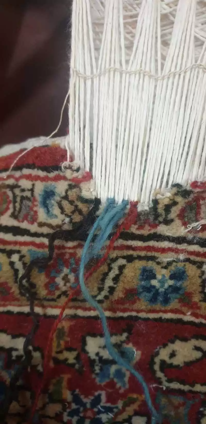 Tapis Persan Ancien de Kachan : Réparation de Trous ( avant )