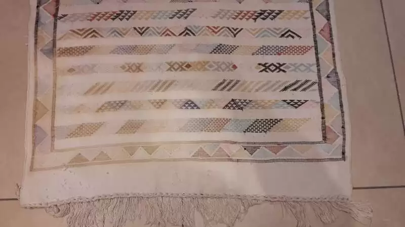  Restauration experte de la teinture d'un tapis kilim ancien ( avant )