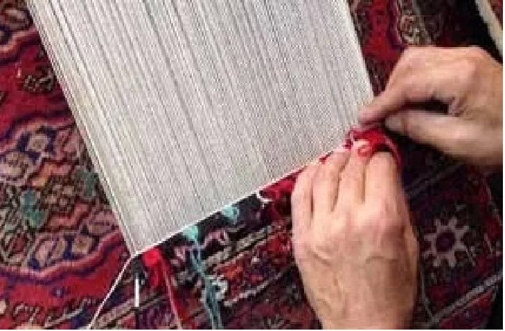 réparation tapis , grand trou réparateur de tapis à bruxelles en action , restauration tapis endommagé.