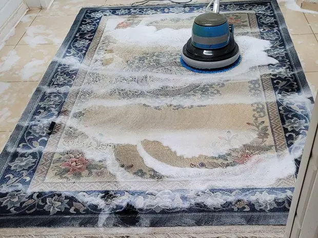Lavage traditionnel de tapis à grand bain d'eau avec shampooings doux à Grez-Doiceau